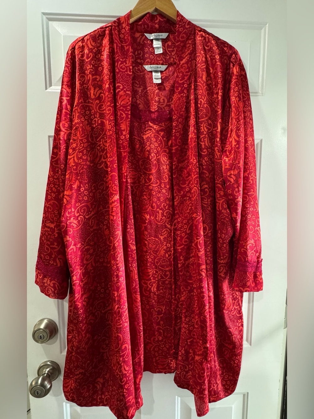 Delicates woman 2 pc lounge pajama set nightgown & robe size 2X Red Silky